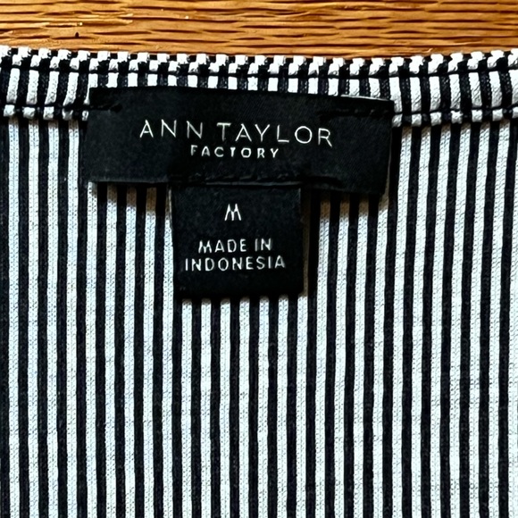 Ann Taylor Factory v-neck top with faux knot - Picture 2 of 5